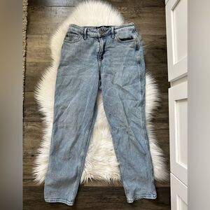 WOMENS HOLLISTER JEANS SIZE 7
